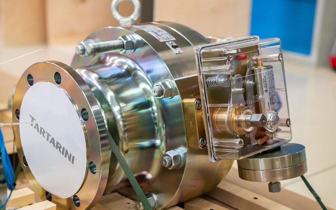Ball valve types shown in cutaway view including trunnion and floating designs